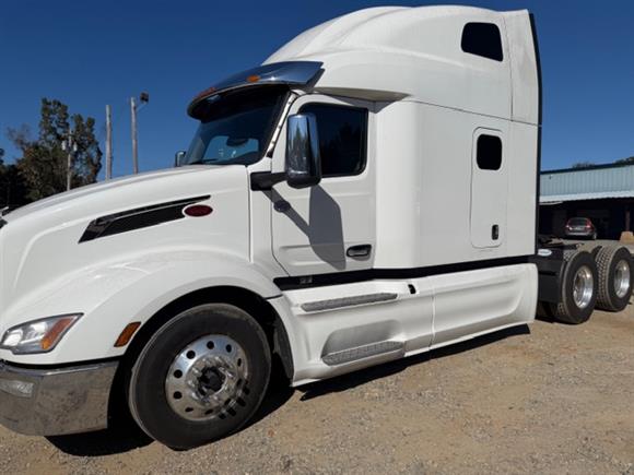 2023 Peterbilt 579