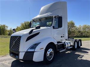 2023 Volvo VNL64T300