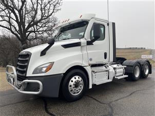 2020 Freightliner CA126