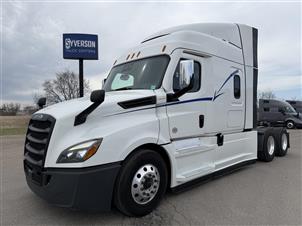 2021 Freightliner CA126