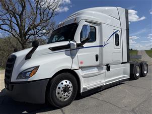 2021 Freightliner CA126