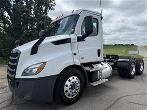2022 Freightliner CA116